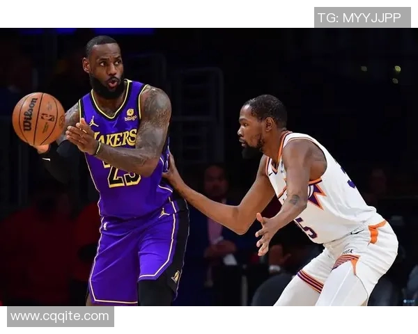 詹姆斯领衔骑士对决勇士全场精彩回顾与战术分析