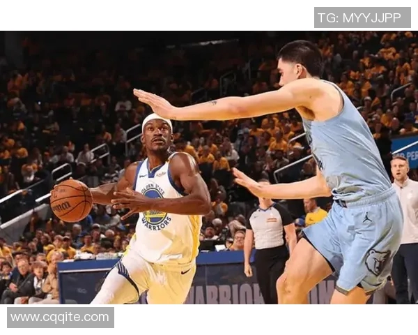 勇士与灰熊季后赛第五场激战回顾关键时刻与精彩瞬间解析